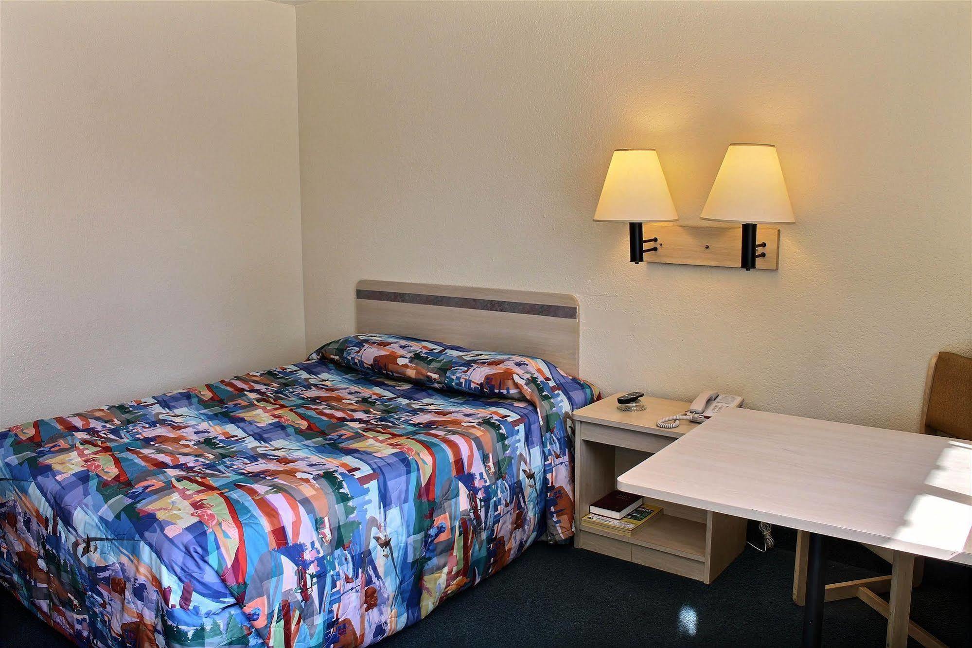 Vagabond Inn Buttonwillow North I-5 Екстер'єр фото