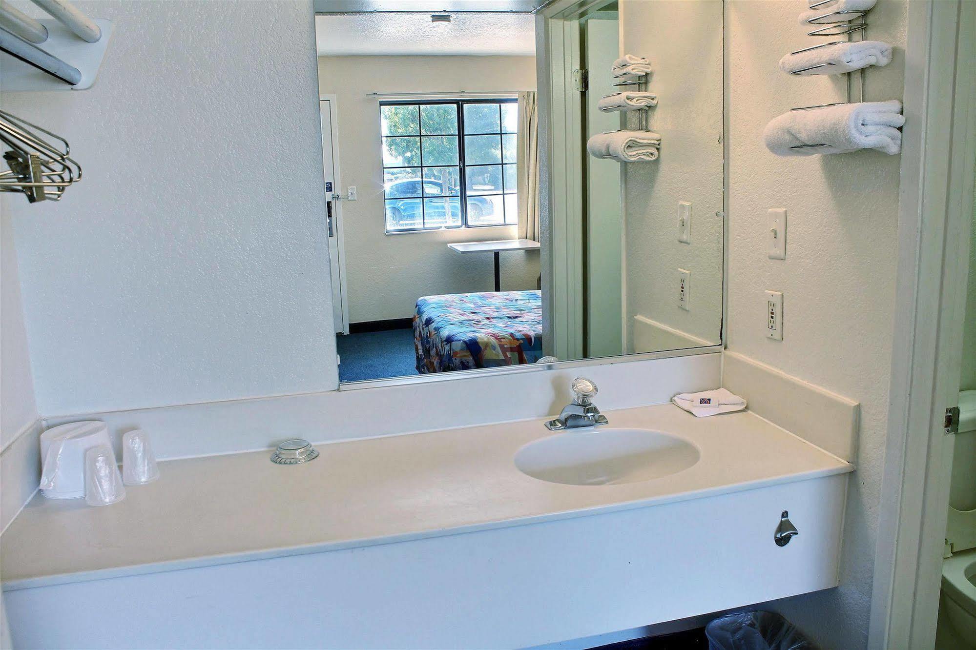 Vagabond Inn Buttonwillow North I-5 Екстер'єр фото